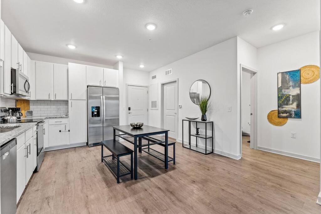 Complete Apartment ,10 Min To Parks Pets Allowed, Resort-Style Amenities Orlando Buitenkant foto